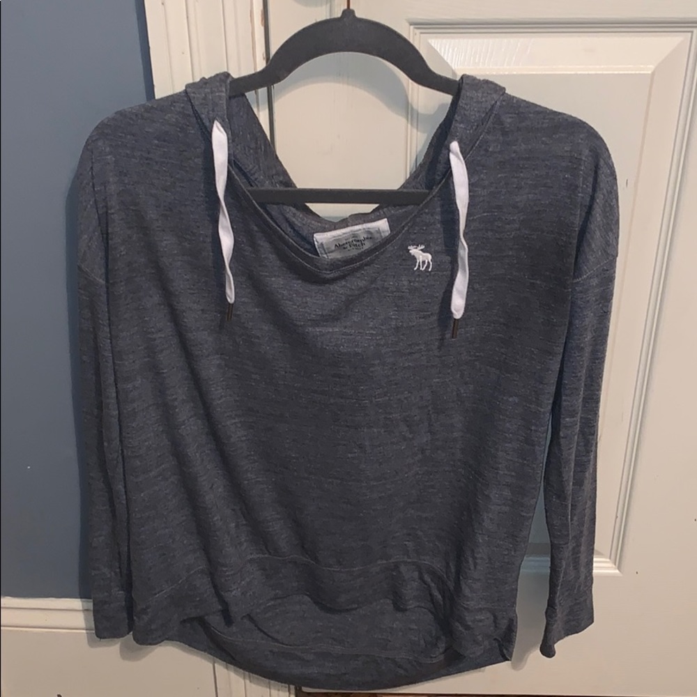 Gray Abercrombie and Fitch pull over